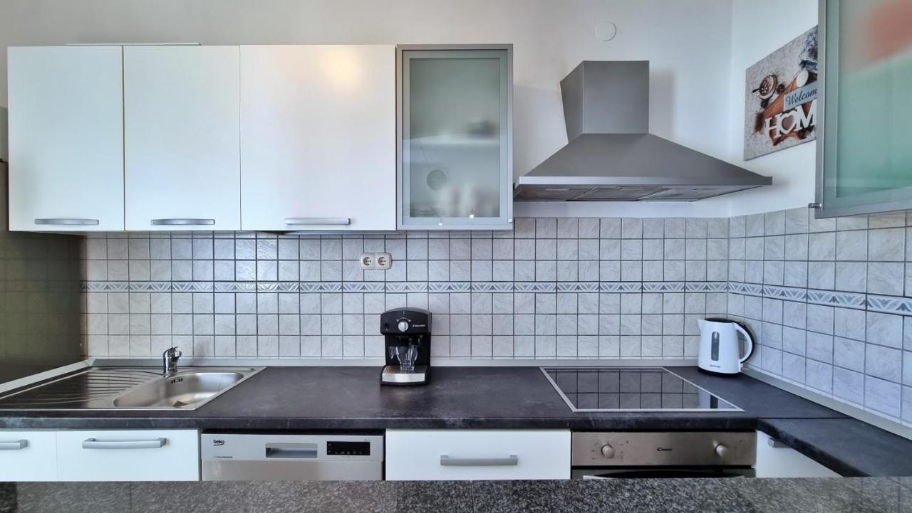 Apartments Slado Omiš Eksteriør billede